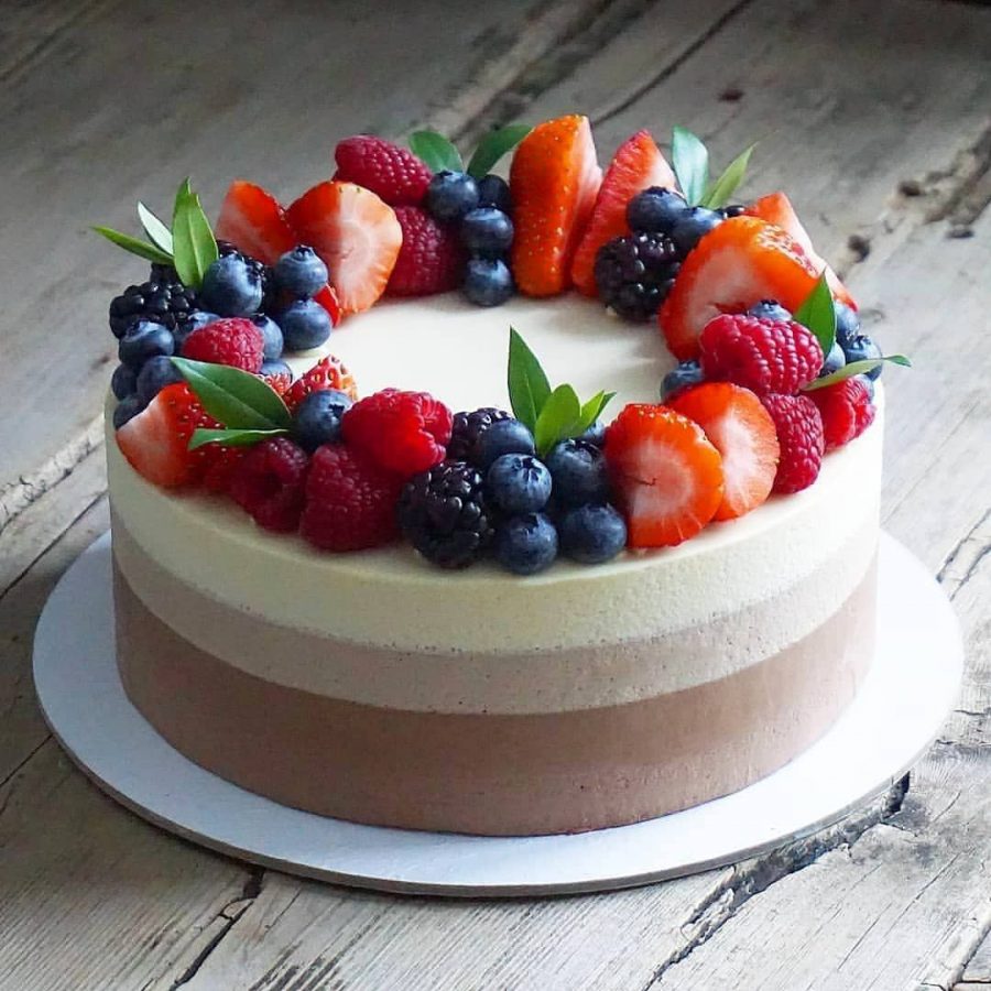    Decorate The Cake With Fruit2 900x900 