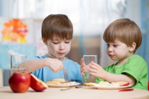 یک برنامه غذای سالم برای کودکان چطور می‌تواند روی زندگی بچه‌ها اثر بگذارد؟