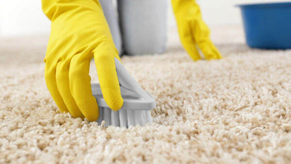 راهکارهای موثر در تمیز کردن لکه ی فرش